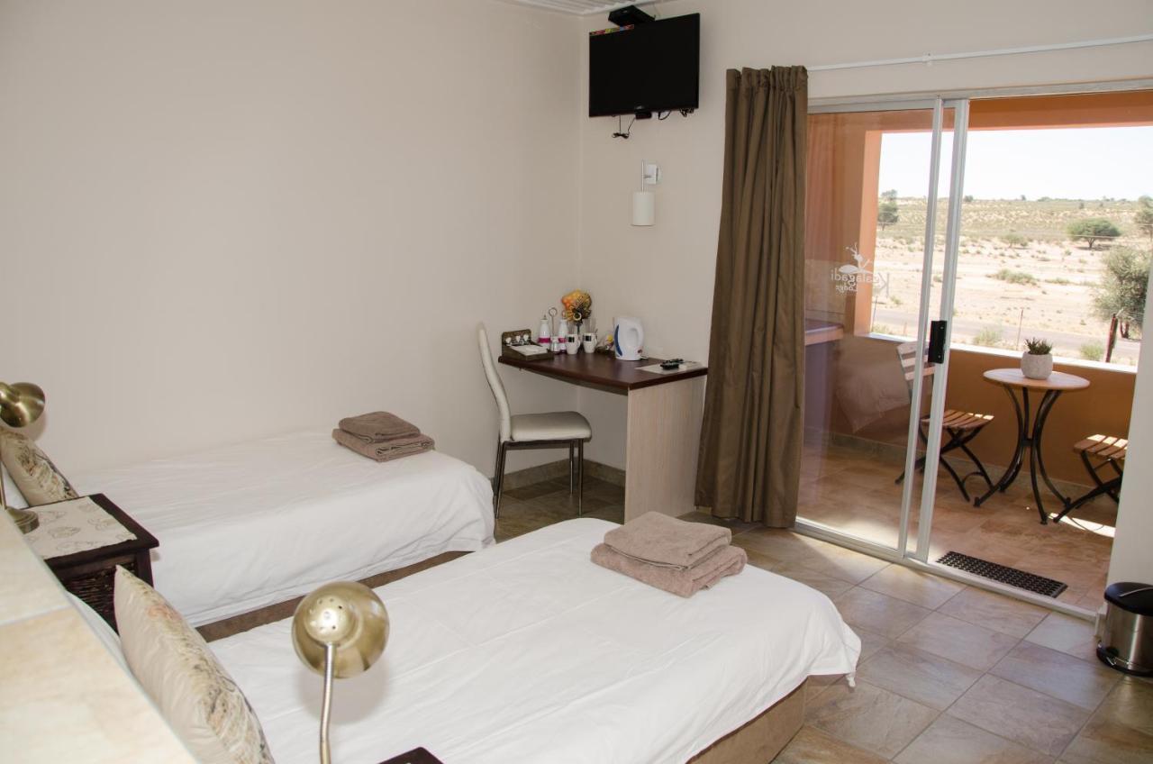 Kgalagadi Lodge Askham Exterior photo
